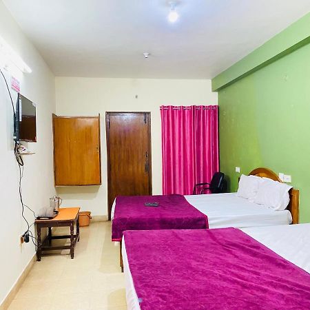 Hotel Nakshatra Udagamandalam Exterior photo