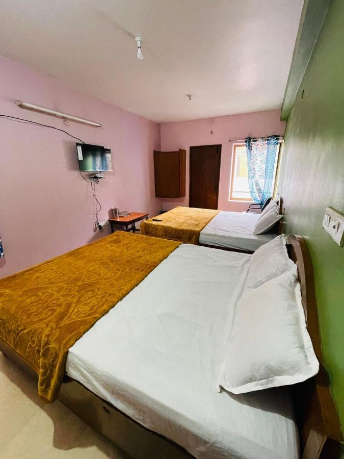 Hotel Nakshatra Udagamandalam Exterior photo