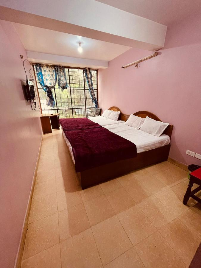 Hotel Nakshatra Udagamandalam Exterior photo
