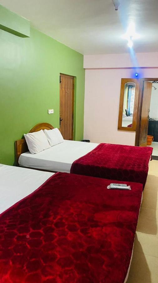 Hotel Nakshatra Udagamandalam Exterior photo