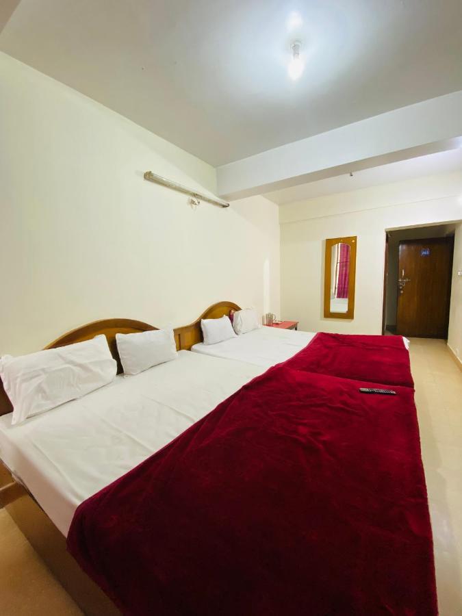 Hotel Nakshatra Udagamandalam Exterior photo